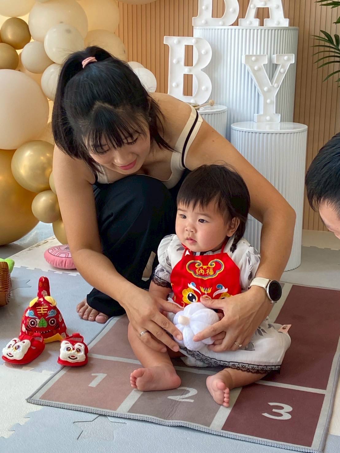 寶寶與媽媽親密互動