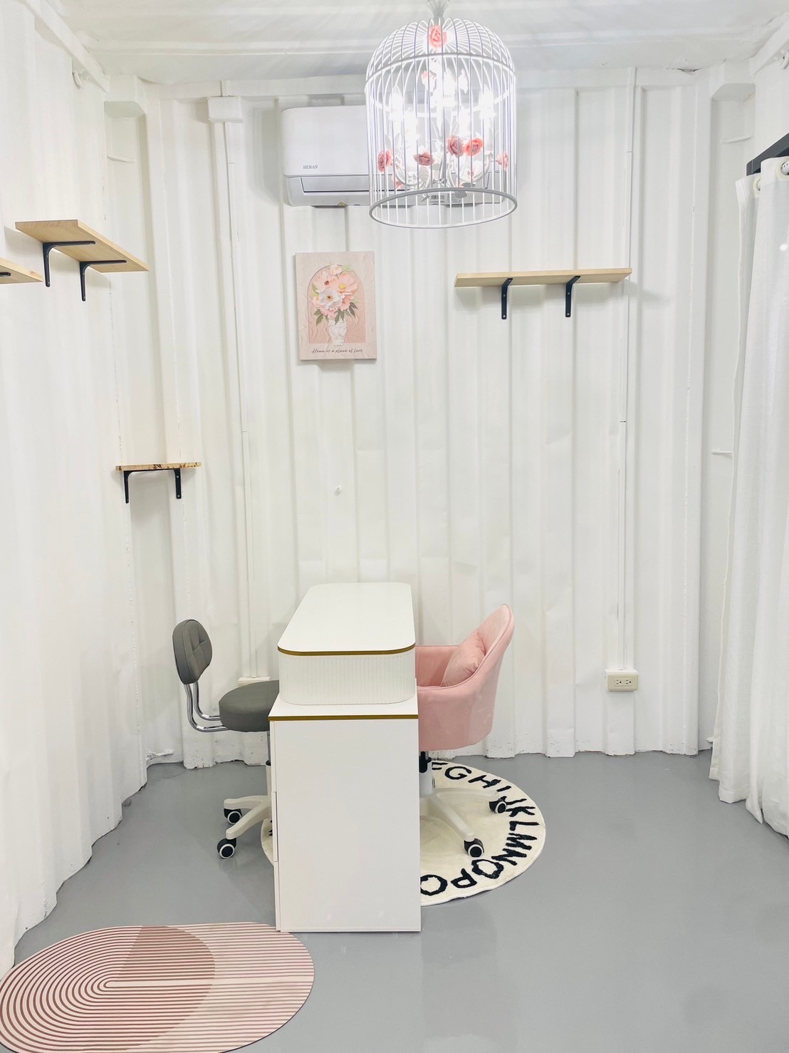 美容諮詢室內部